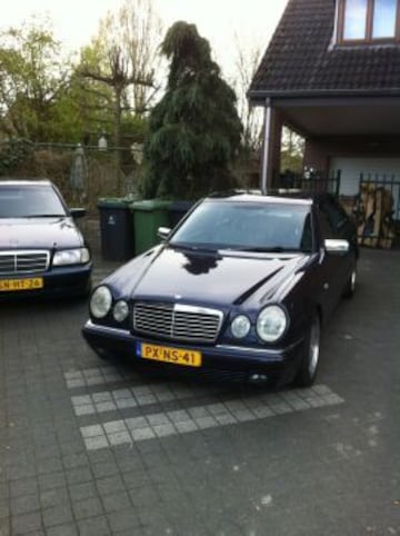 Mercedes-Benz E 420 Avantgarde (1997)