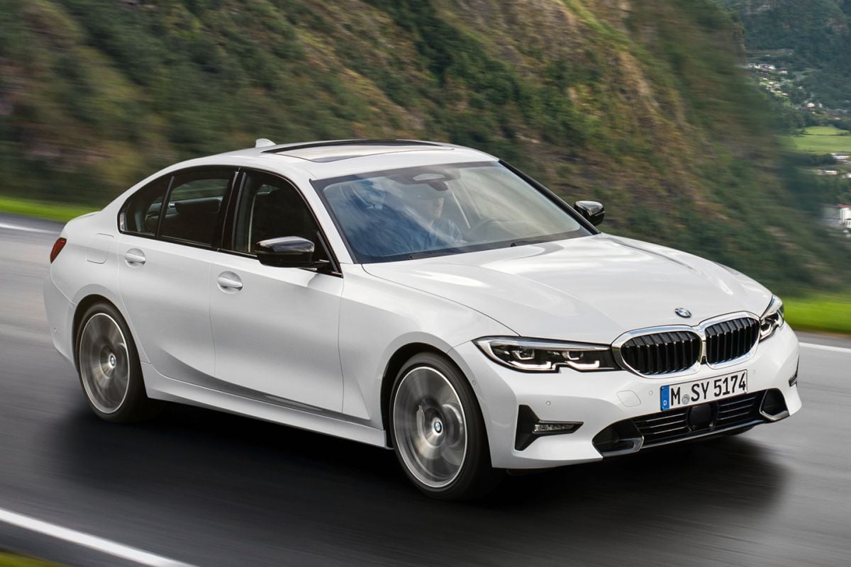 BMW 330e prijs en specificaties - AutoWeek