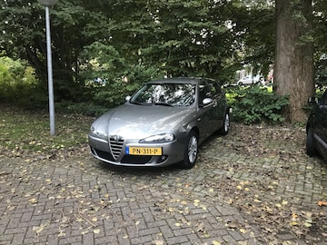 Alfa Romeo 147 1.9 JTD 16V Progression (2005)