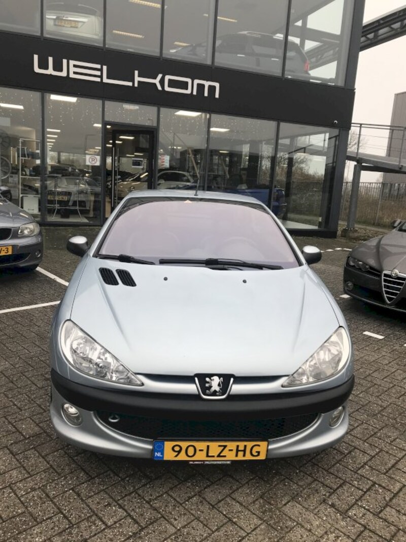 Peugeot 206 CC 1.6-16V (2003)