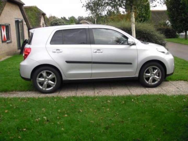 Toyota Urban Cruiser 1.3 VVT-i Dynamic (2010)