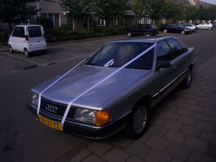 Audi 100 CD 2.3 E