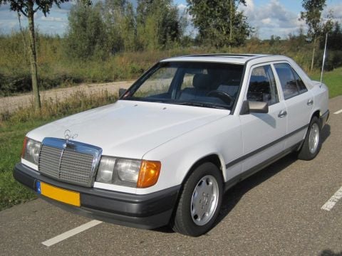 Mercedes-Benz 200 D (1985)
