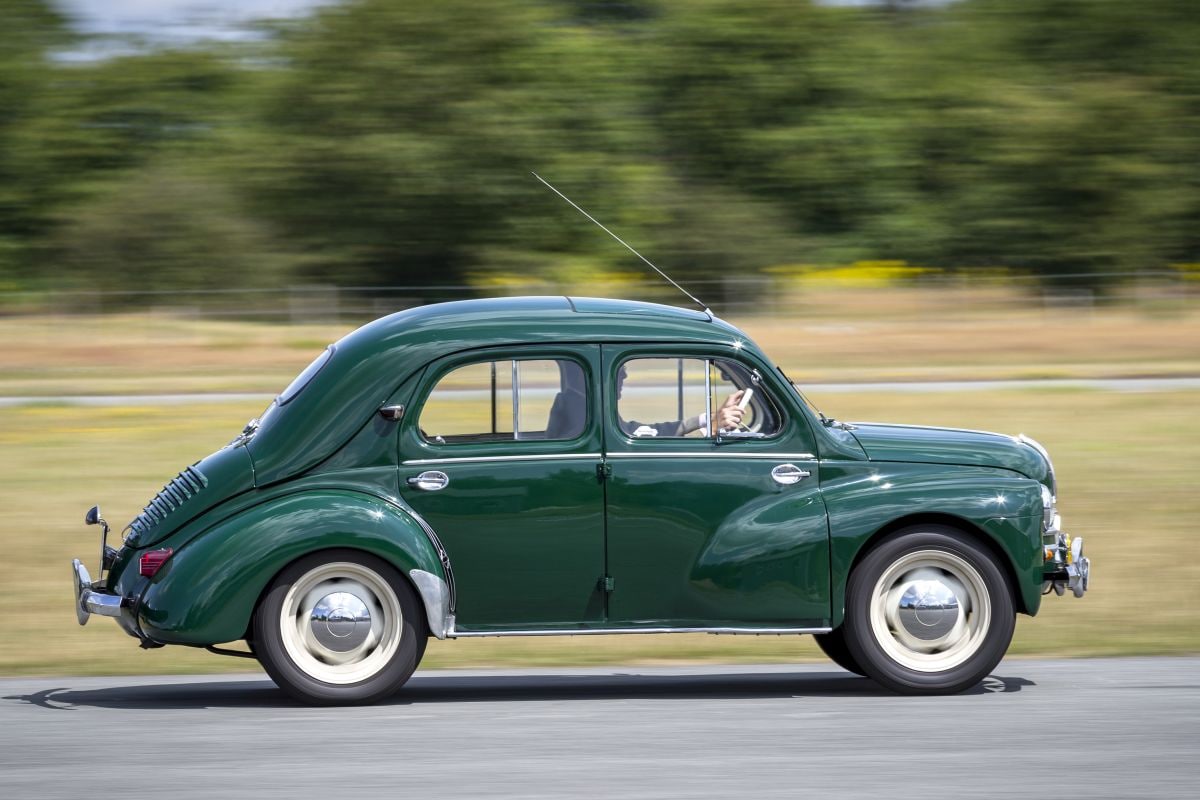 Zo Groot Was De Stap Van Renault 4CV Naar De Renault 4 Autotest