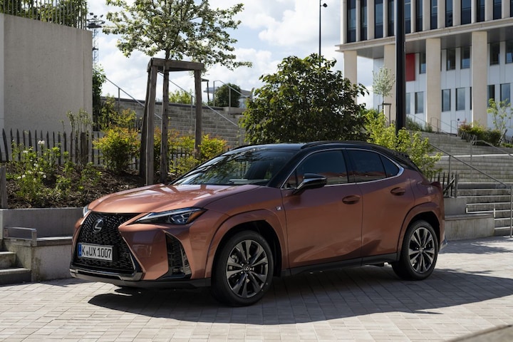 Test Lexus UX 300h: drives noticeably better, but still tight