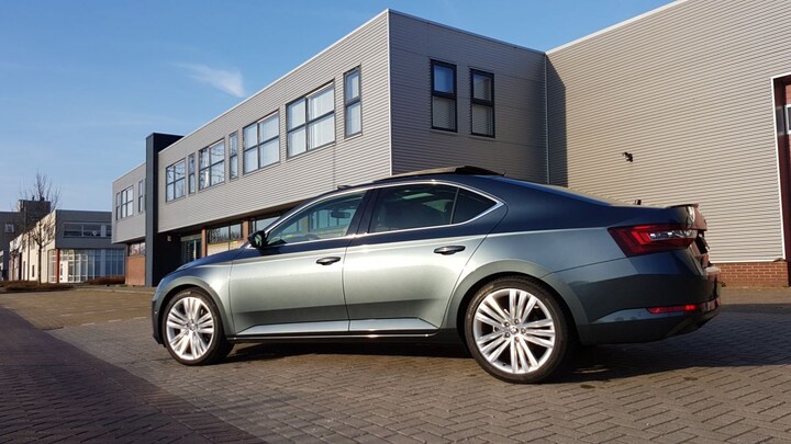 Skoda Superb 2.0 TDI 150pk Greentech Style Business (2016)