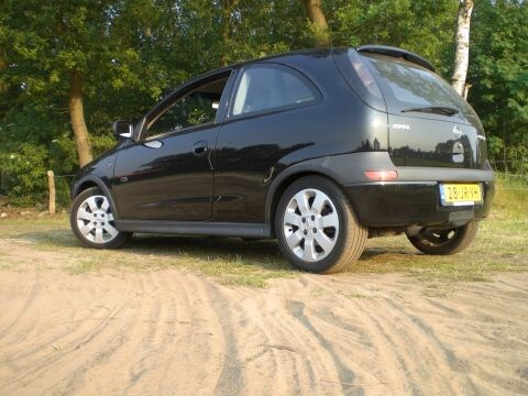Opel Corsa 1.8-16V GSi