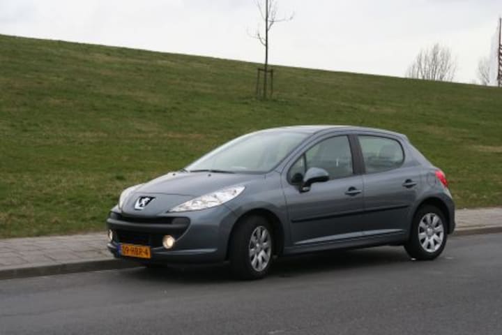 Peugeot 207 XR 1.4-16V VTi