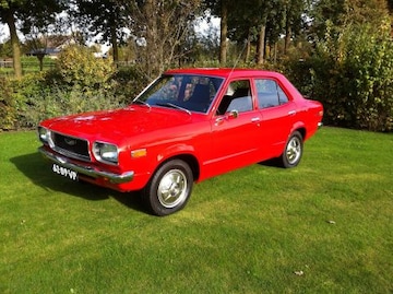 Mazda 818 standaard (1973)