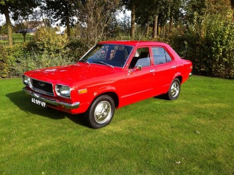 Mazda 818 standaard (1973)