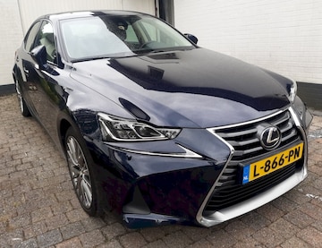 Lexus IS 300h Luxury Line (2017)