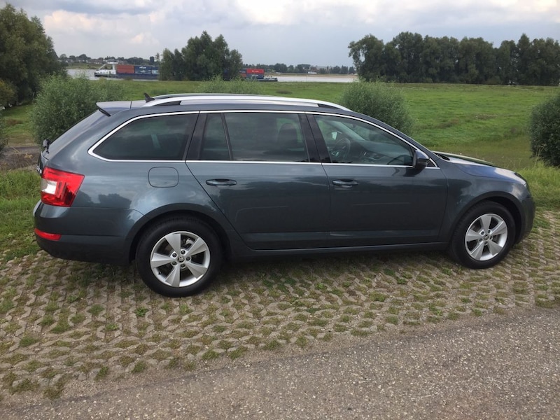 Skoda Octavia Style TSI DSG Klein-/ Kompaktwagen, 2015, 32.650 km