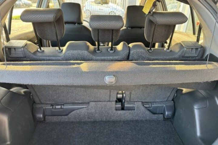 Daihatsu Charade used car (Toyota Yaris)