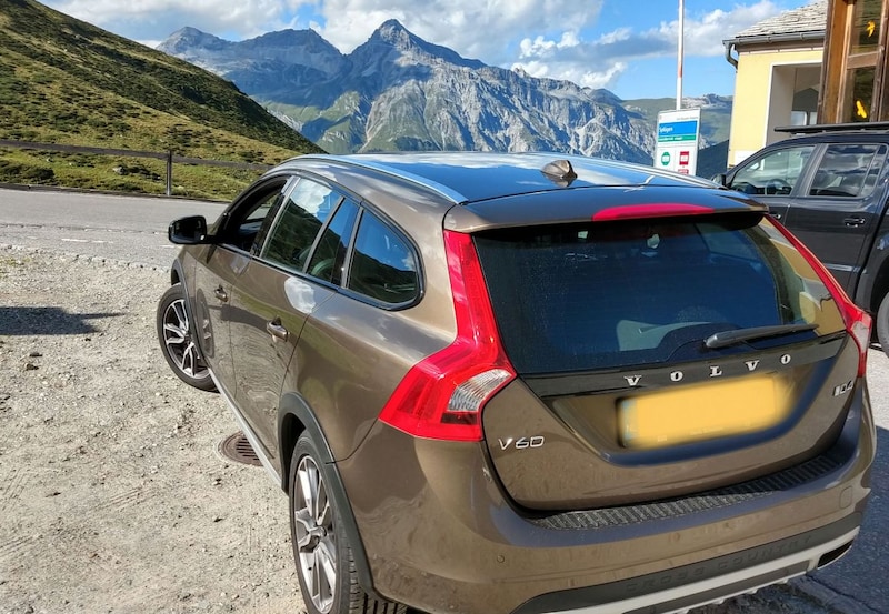 Volvo V60 Cross Country D4 Business Summum (2016)