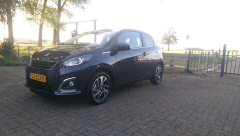 Peugeot 108 Allure 1.2 PureTech (2015)
