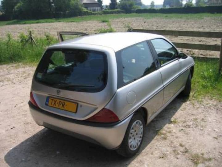 Lancia Ypsilon 1.1 elefantino (1998)
