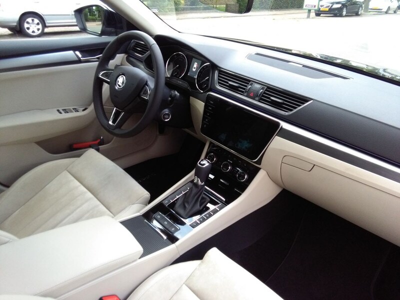 Skoda Superb 1.6 TDI Greentech Style Business (2017)
