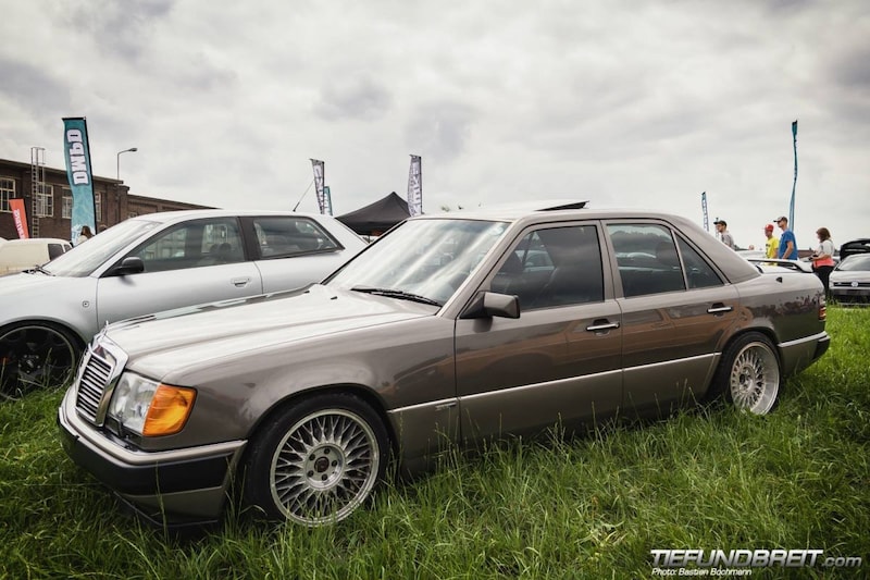 Mercedes-Benz 260 E (1986)