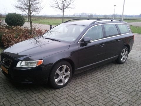 Volvo V70 2.0T Momentum (2010)