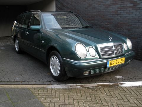 Mercedes-Benz E 200 Elegance Combi (1997)