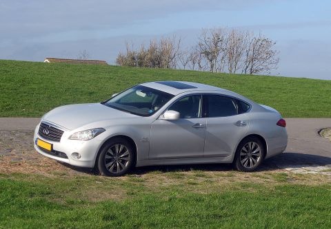 Infiniti M35h Hybrid GT Premium (2011)
