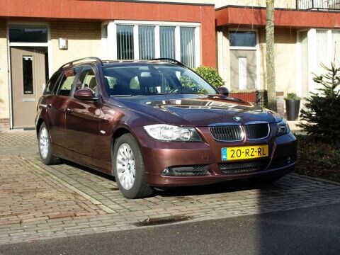 BMW 320i Touring Executive (2005)