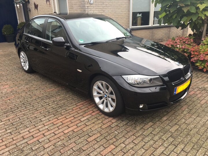 BMW 320d EfficientDynamics Edition Business Line (2010)