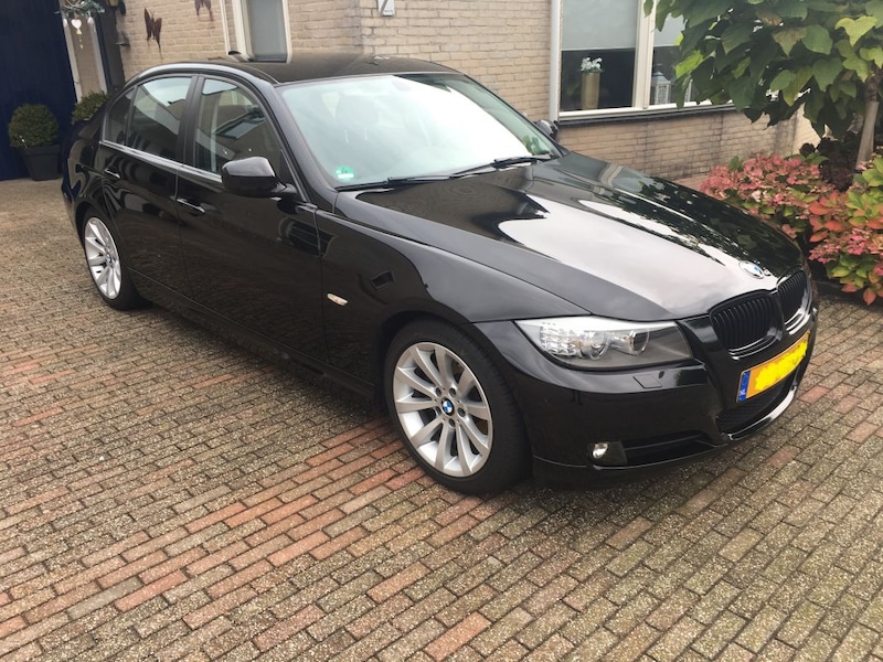 BMW 320d EfficientDynamics Edition Business Line (2010)