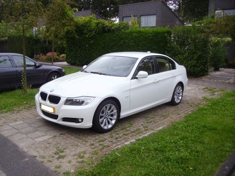 BMW 318d (2009)