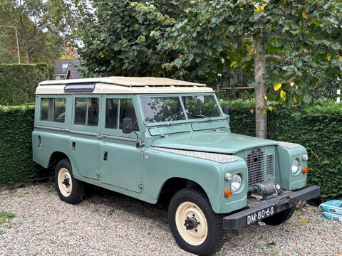 Land Rover 109