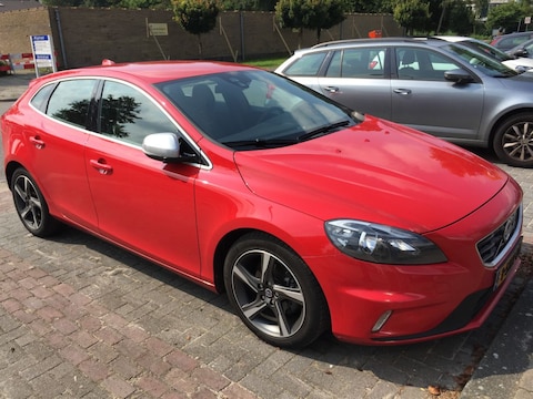 Volvo V40 D2 R-Design (2013)