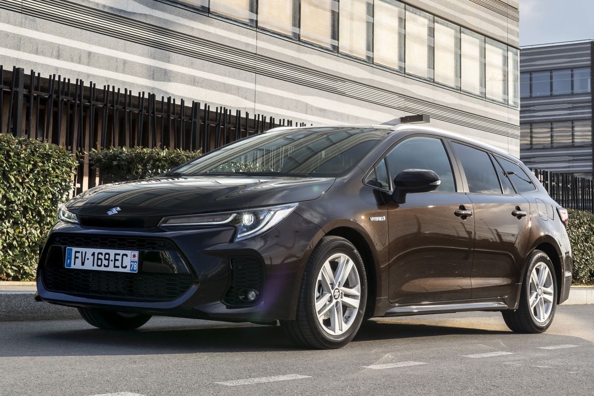 Suzuki Swace 1.8 Hybrid Style (2021) review - AutoWeek