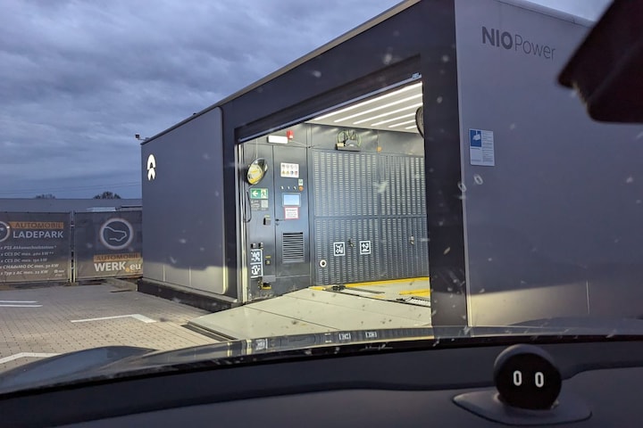 Nio ET5 Touring bij accuwisselstations