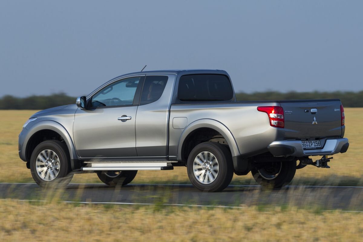 Tappetini anteriori neri per: Mitsubishi L200 V pick-up (2019