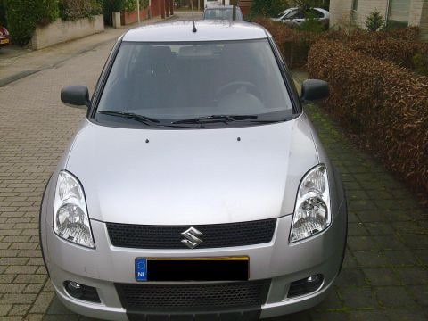 Suzuki Swift 1.3 Exclusive (2006)