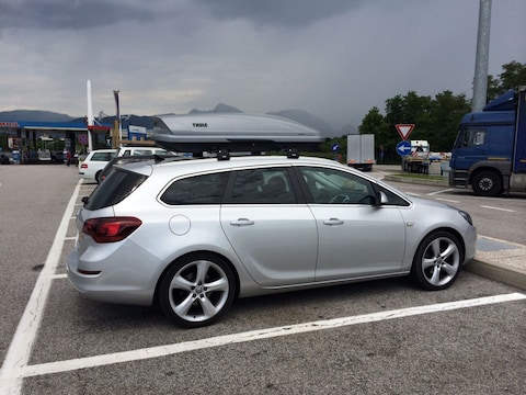 Opel Astra Sports Tourer 1.6 Turbo Sport (2011)