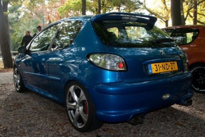 Peugeot 206 GTI 2.0-16V (2003)