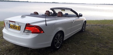 Volvo C70 D3 Momentum (2012)