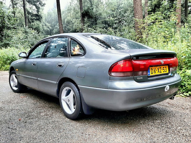 Mazda 626 1.8i GLX (1992)