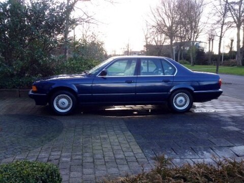 BMW 730i (1987)