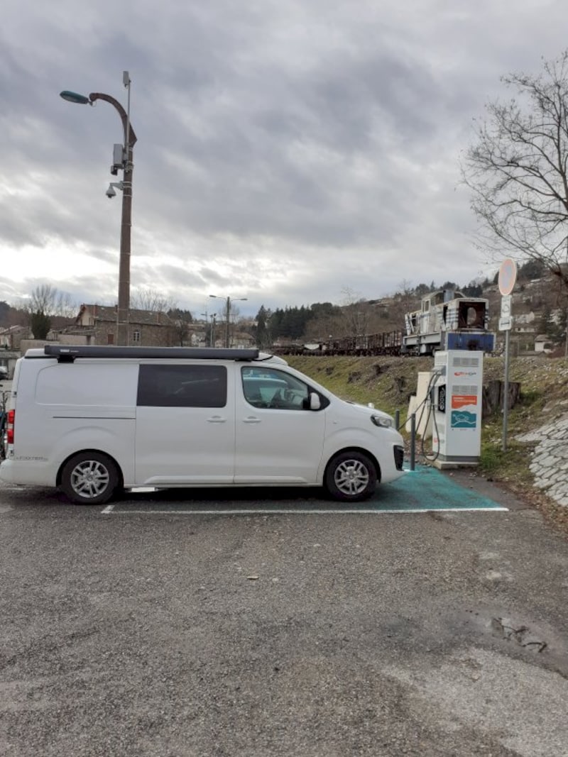 Peugeot e-Traveller Long 75kWh Business VIP (2022)