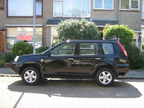 Nissan X-Trail 2.5 4WD Sport (2004)