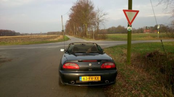 MG F 1.8i