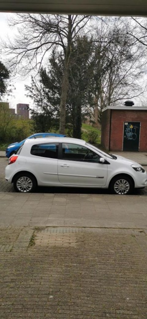 Renault Clio 1.2 16V 75 Collection