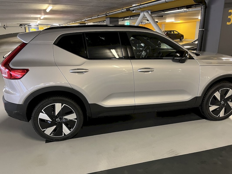 Volvo XC40 Recharge Essential (2024) 2 review AutoWeek