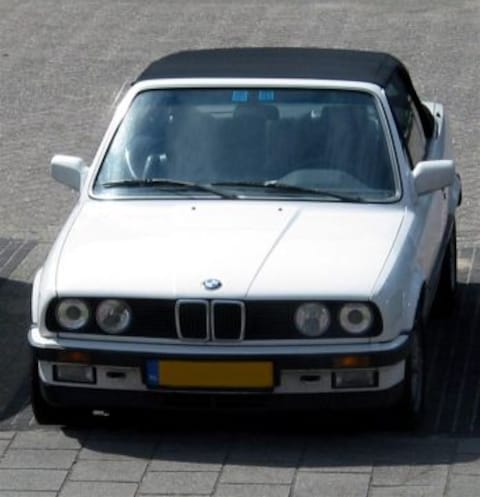 BMW 325i Cabrio (1987)