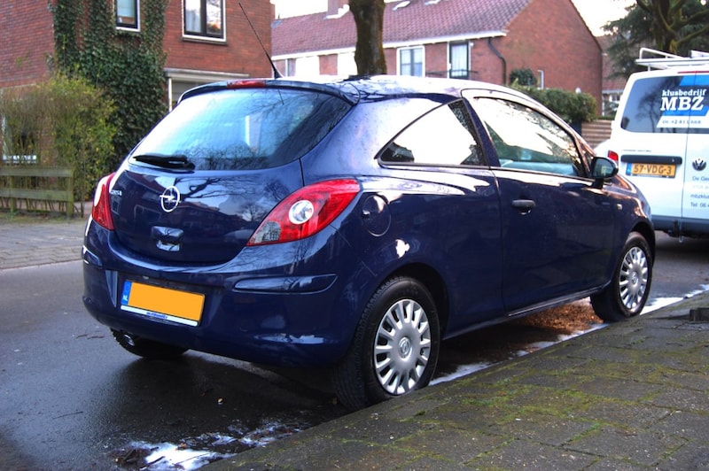 Opel Corsa 1.0-12V Essentia (2008)