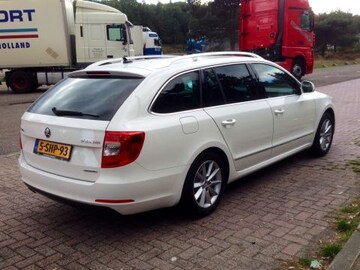 Skoda Superb Combi 1.6 TDI Greenline Ambition Businessli (2013)
