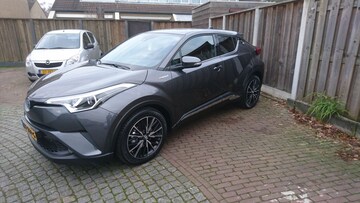 Toyota C-HR 1.8 Hybrid First Edition (2016)