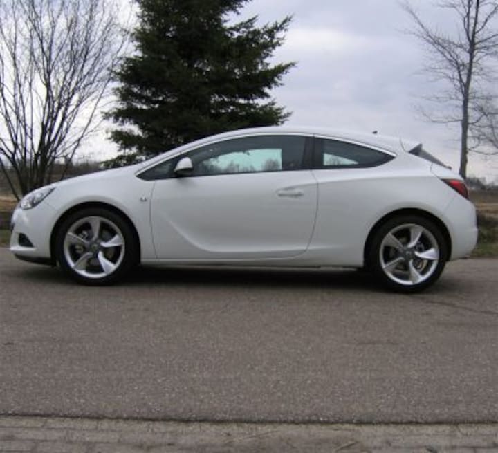 Opel Astra GTC 1.4 Turbo 140pk Sport (2012)